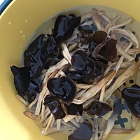 黄花菜炒肉的做法图解4