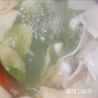 蛋黄翡翠面片汤-宝宝辅食的做法图解11
