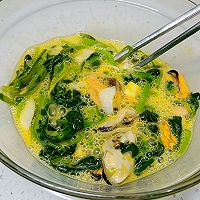 #智利贻贝中式烹法大赏#贻贝菠菜鸡蛋饼的做法图解3