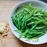 蒜香荷兰豆的做法图解3