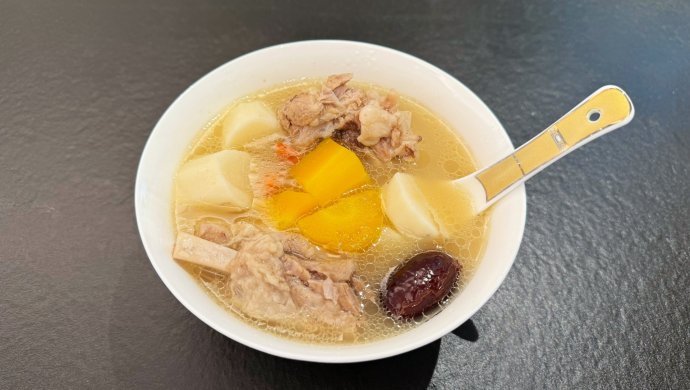 胡萝卜山药筒骨汤