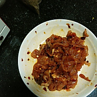 蒜苔炒肉的做法图解1