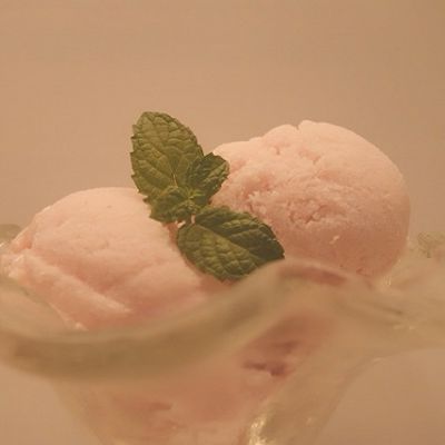 夏季恩物：至应季健康简单蜜桃酸奶冰淇淋