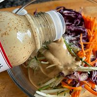 #丘比小能手料理课堂#焙煎芝麻鸡肉沙拉的做法图解5