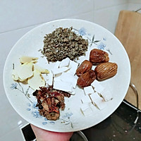 南方湿气重，喝这款绵茵陈木棉花煲鲫鱼汤就最适合了！的做法图解1