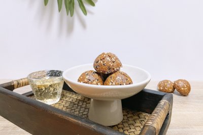 黑全麦芝麻椒盐酥