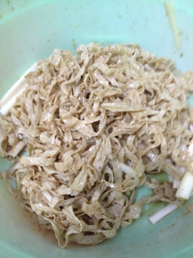 凉拌豆皮（人造肉）的做法图解2