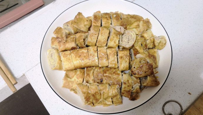 鸡蛋薄饼肉卷