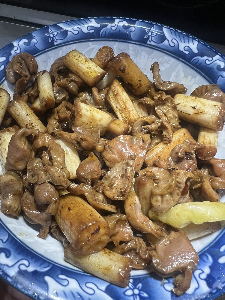 泡椒藕带炒鸡胗的做法