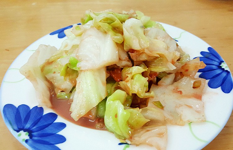 酱豆腐炒圆白菜的做法