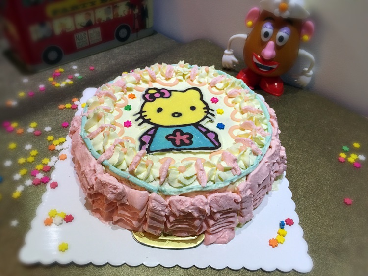 第一次做裱花+转印的奶油生日蛋糕（8寸）