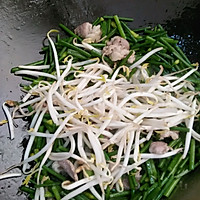 韭菜花豆芽炒肉的做法图解6