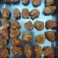 可爱的猪猪肉松一口酥的做法图解1
