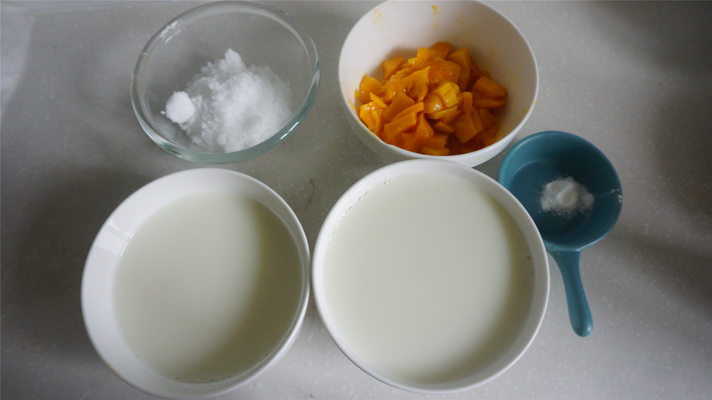 安慕希推出甜郁芒果口味酸奶，多35%蛋白质 - Foodaily每日食品