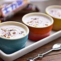 做法超简，奶油超少，味道超美---士力架蓝莓酸奶冰激凌的做法图解8