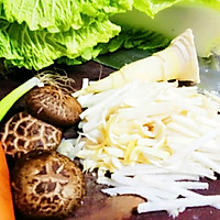 白菜笋丝炒年糕的做法图解4