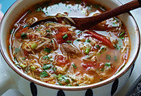 西红柿金针菇牛肉汤的做法
