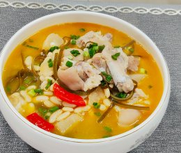 酸萝卜猪蹄汤的做法