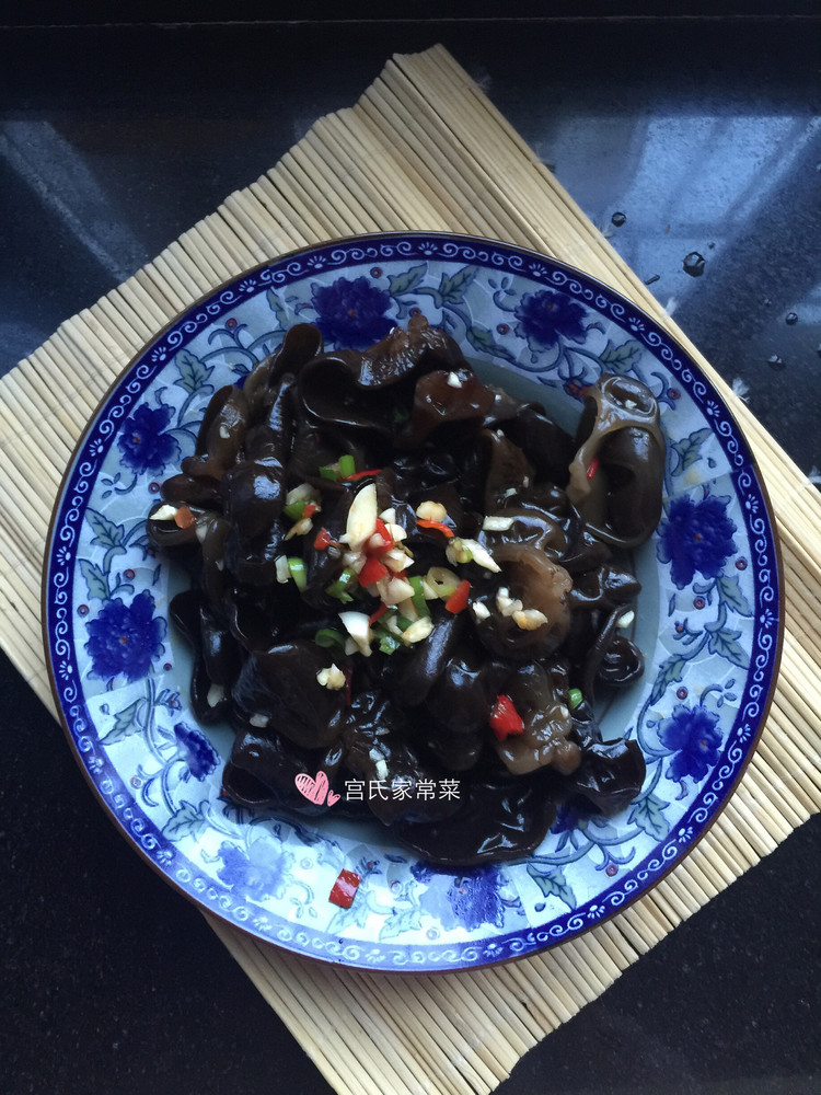 泡椒木耳爽口凉菜的做法