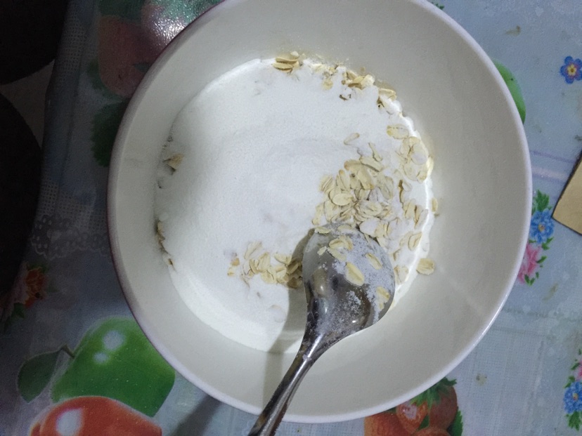椰奶燕麦蔓越莓粥的做法图解2