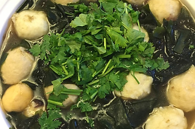 鱼丸紫菜海带汤