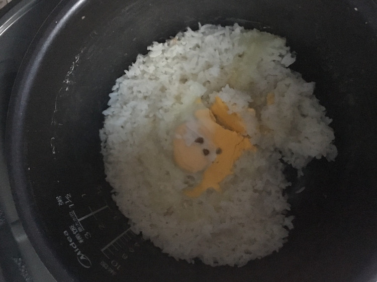 米饭蒸蛋的做法