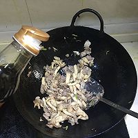 平菇炒肉的做法图解6