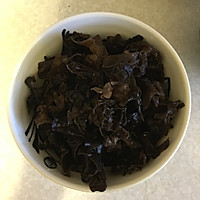 西兰花炒鸡肉木耳的做法图解3