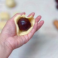 #奈特兰草饲营养美味#纯手工折叠法古风紫薯蛋黄酥的做法图解14