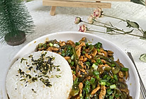 青椒鸡肉丝盖浇饭的做法