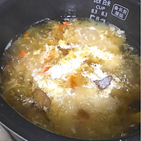 枸杞桃胶雪耳炖椰浆牛奶的做法图解4