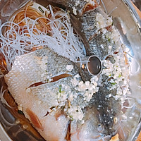 汽锅鲈鱼的做法图解3