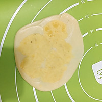 奶香绿豆馅蛋黄酥的做法图解9