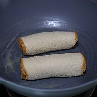 #原制原味，聚会菜谱#用黄油煎的美味芝士火腿面包卷的做法图解10