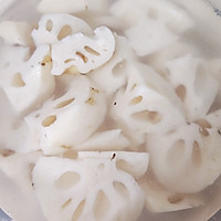 又暖又补的莲藕排骨汤的做法图解2