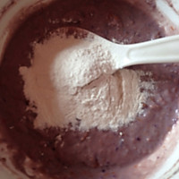 宝宝辅食：紫薯红萝卜饼的做法图解3