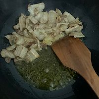蘑菇炒肉的做法图解4