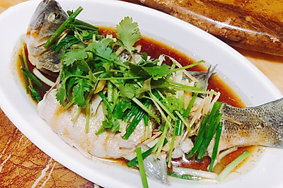清蒸鲈鱼