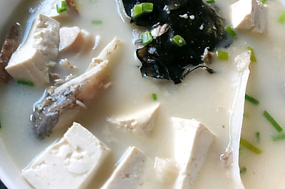 莲鱼豆腐汤