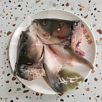 砂锅剁椒鱼头的做法图解1