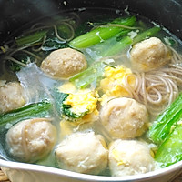 #做道懒人菜，轻松享假期#小白菜肉丸汤面的做法图解9