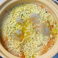 #相聚组个局#虾球胡萝卜方便面的做法图解5