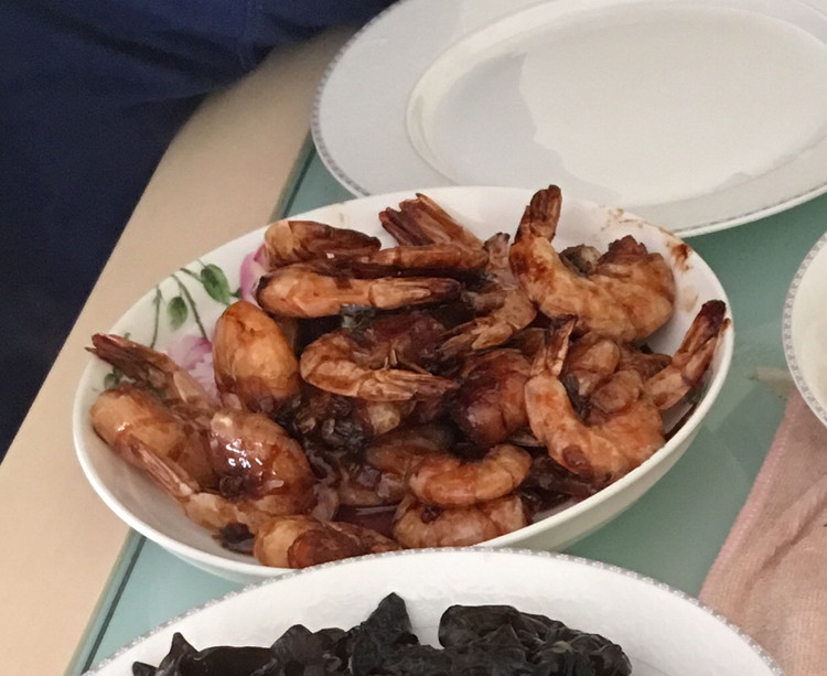 油焖大虾，北方做法炒糖色的做法