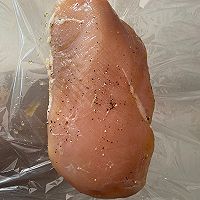 藤椒油低温鸡胸肉川香沙拉的做法图解2