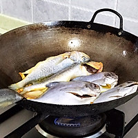 杂鱼炖锅的做法图解5