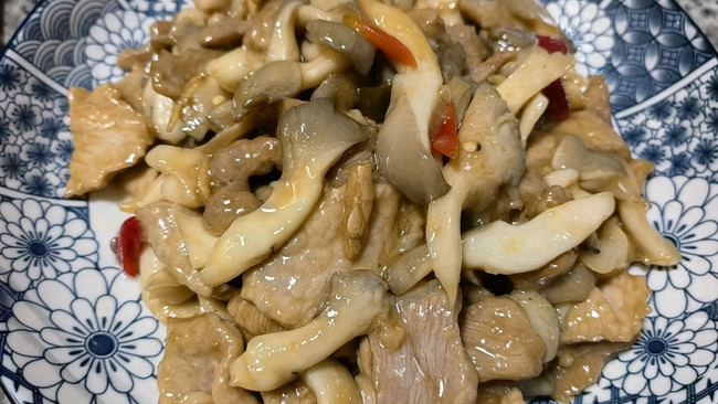 蘑菇炒肉片的做法