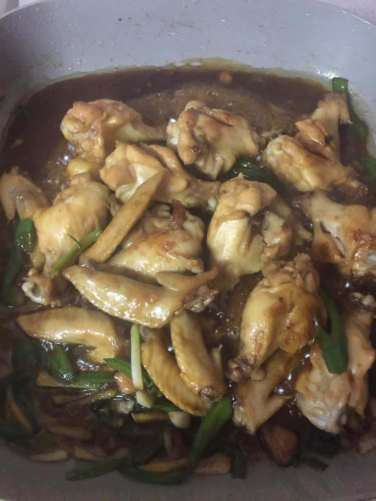 清炖鸡翅根的做法