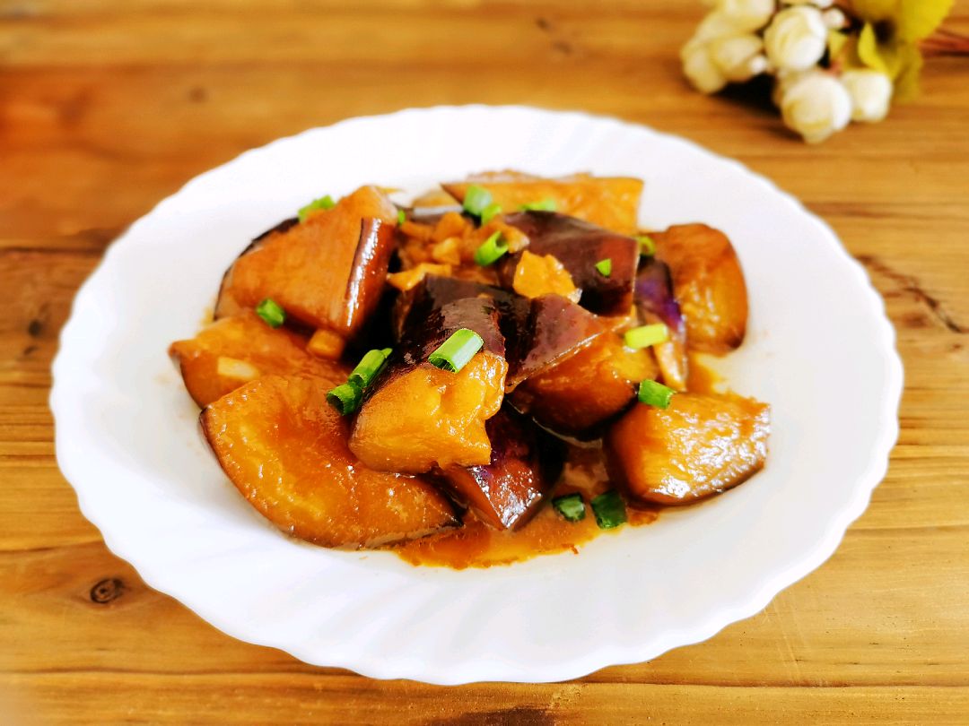 Stir fried eggplant with soy sauce