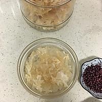 银耳莲子红豆薏米汤的做法图解2