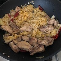 #夏日撩人滋味#小鸡炖酸菜#酸爽过瘾吃不够的做法图解6